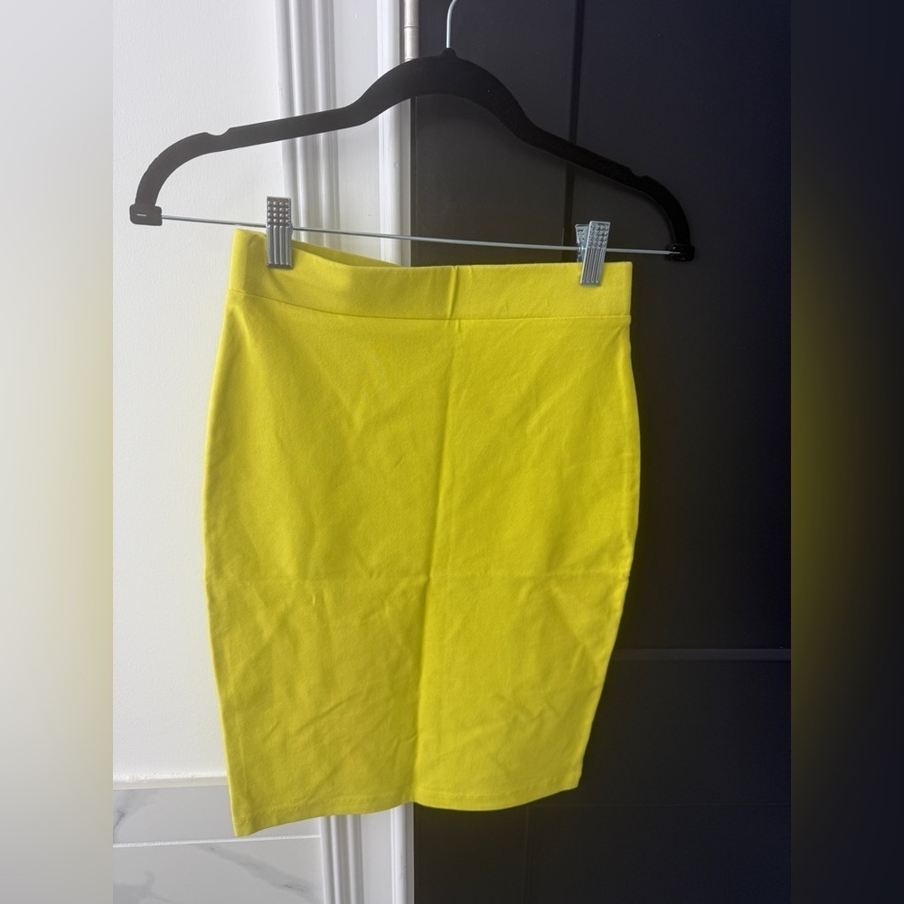 Forever 21 Vibrant Yellow Pencil Skirt